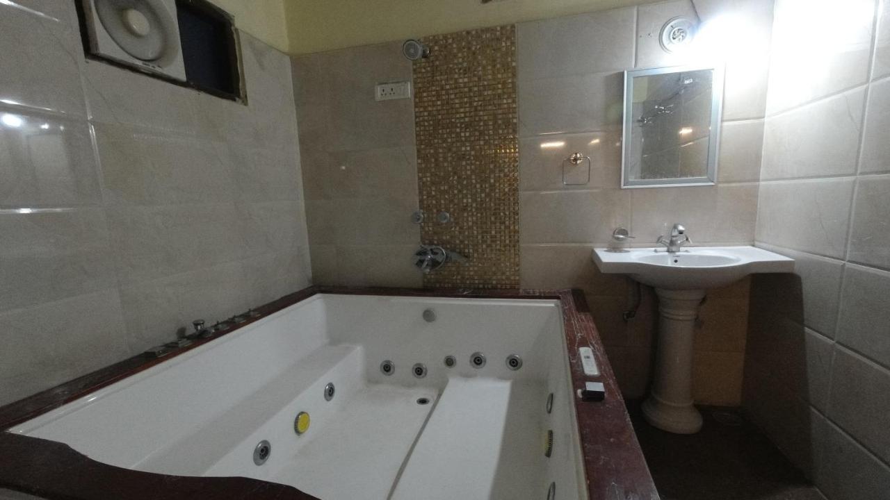 Shingar Hotel Mussoorie Mallroad Exterior photo